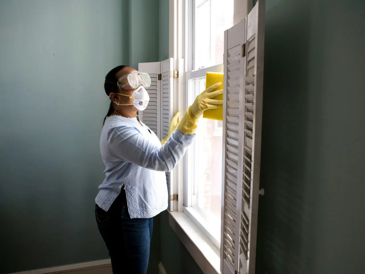 Interior cleaning and maintenance work